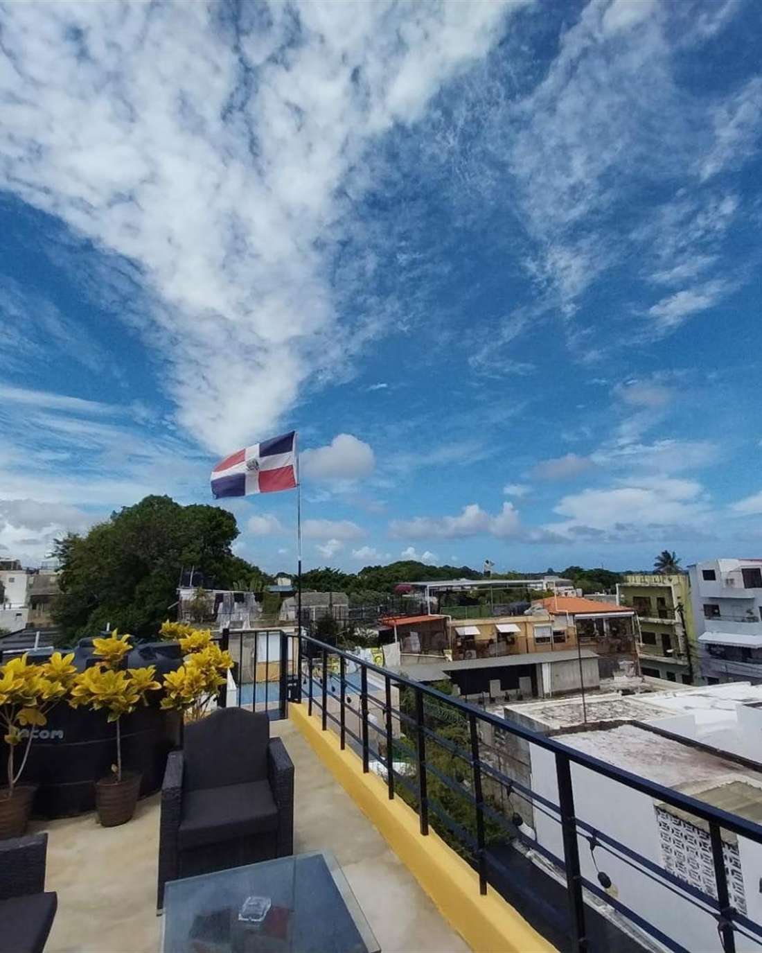 El Conde de Atrini, Santo Domingo
